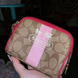 coach pouch wallet